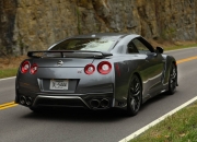 开云官网-篮下烽火与绿茵诗篇，论本泽马如何在另一个战场诠释教科书