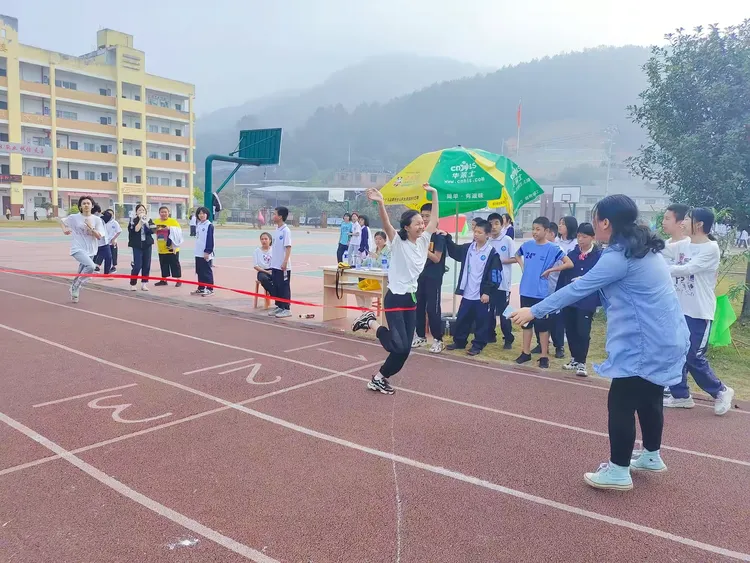 谁能成为比赛的胜利者？答案尚待揭晓的简单介绍