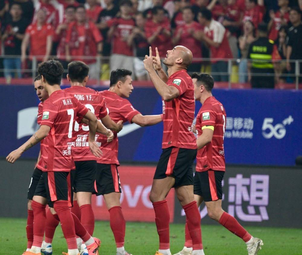 关于广州富力球员伤愈归队,中超竞争加剧的信息 关于广州富力球员伤愈归队,中超竞争加剧的信息