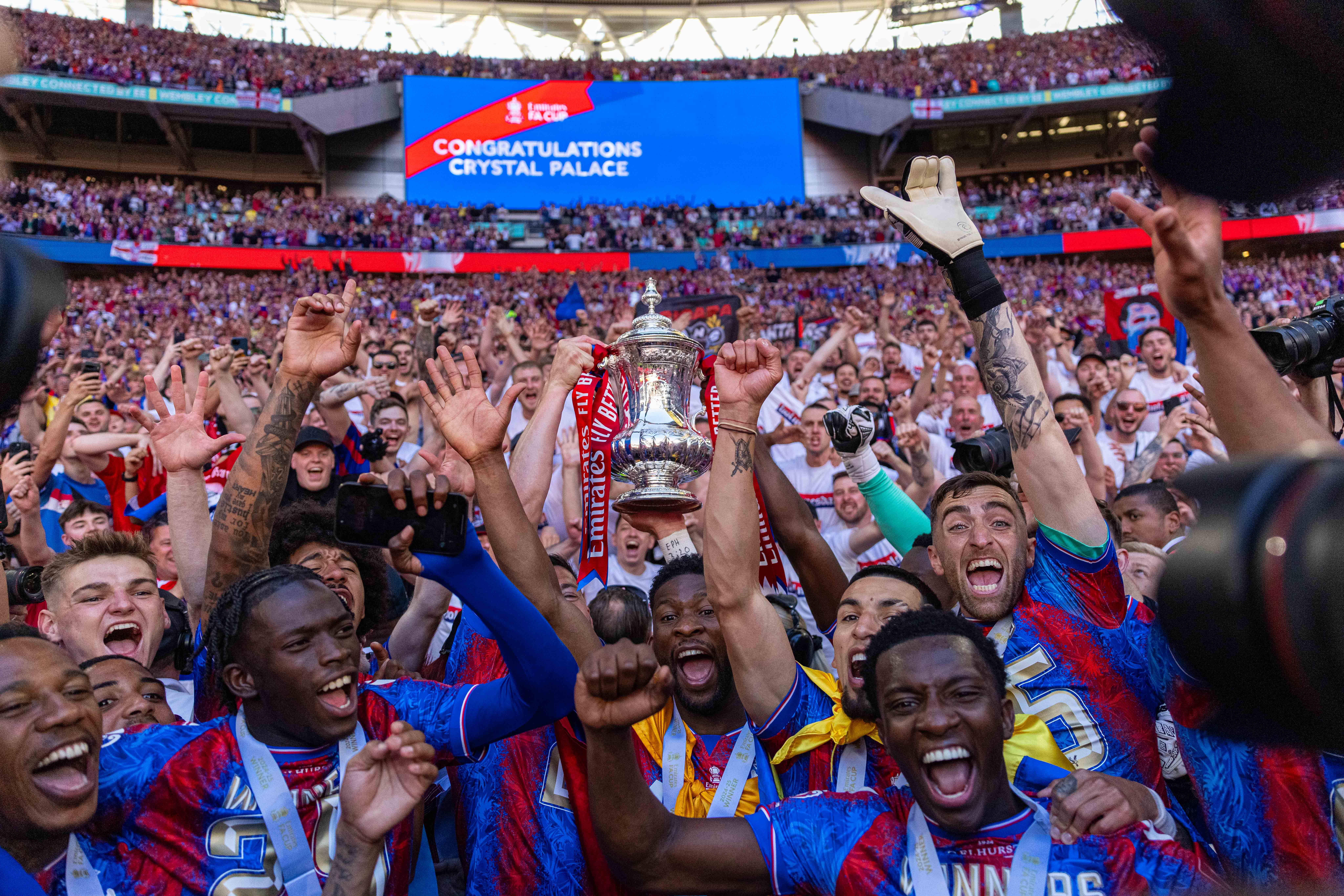 顶尖球队的激烈较量令人期待