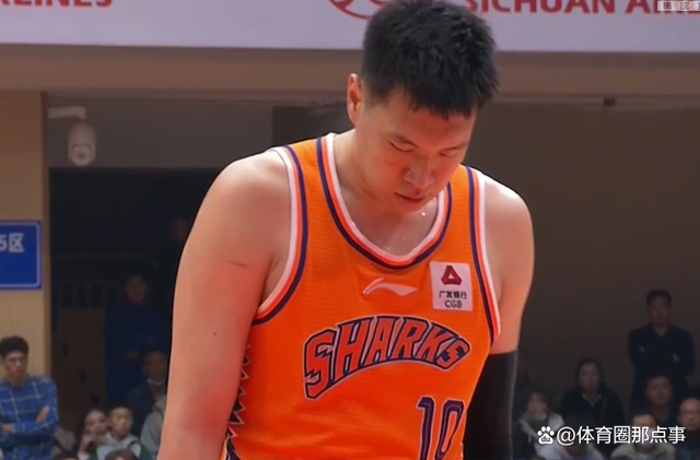 比分领先：球队保持冠军步伐