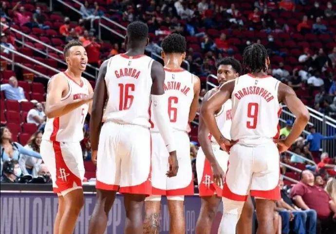 火箭主场反超老鹰,取得势不可挡胜势 火箭主场反超老鹰,取得势不可挡胜势