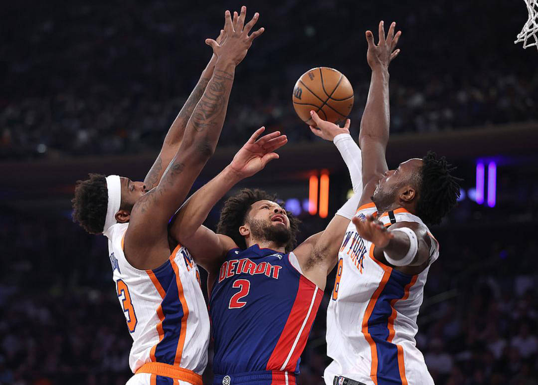 活塞后卫底角射中绝杀,惊险获胜 活塞后卫底角射中绝杀,惊险获胜