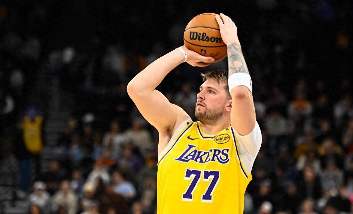 国王轻取马刺，东契奇关键制胜