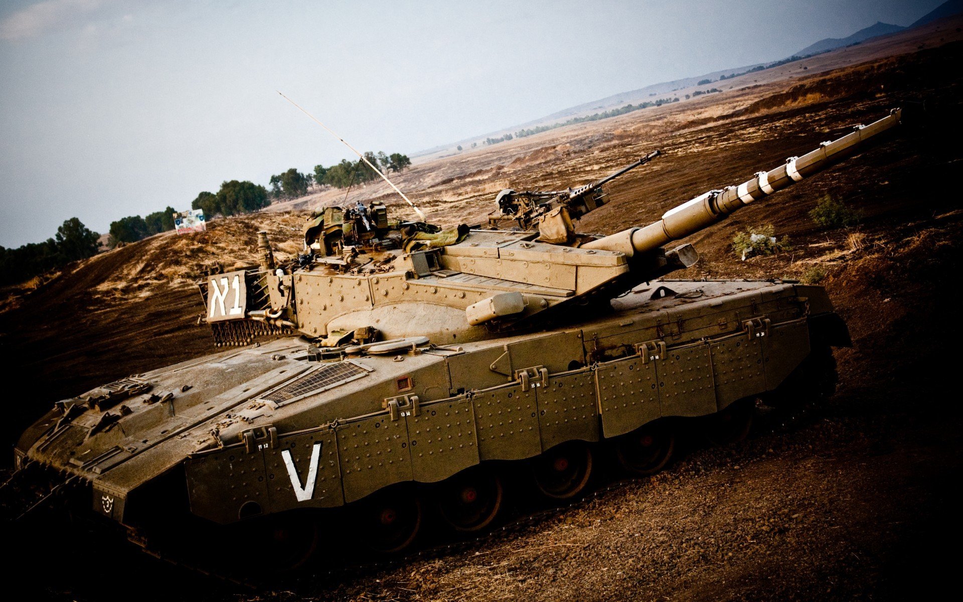 跨界战神约基奇，在活塞鹈鹕鏖战的夜晚，他于F1街道赛接管了比赛