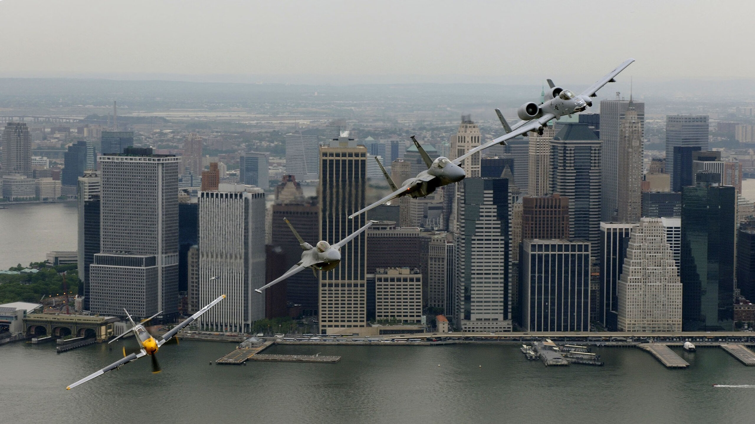 跨越赛场的王者法则,从快船破壁到詹姆斯接管,淘汰赛只相信一种英雄