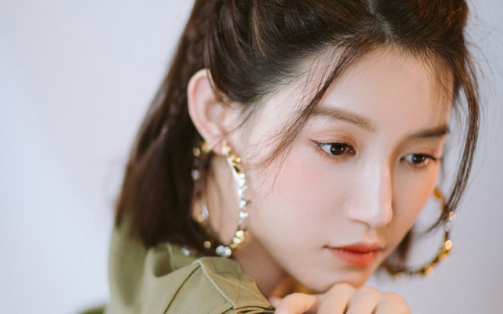 轰炸麦迪逊,当米切尔的评分拉满之夜,鹈鹕撕碎尼克斯