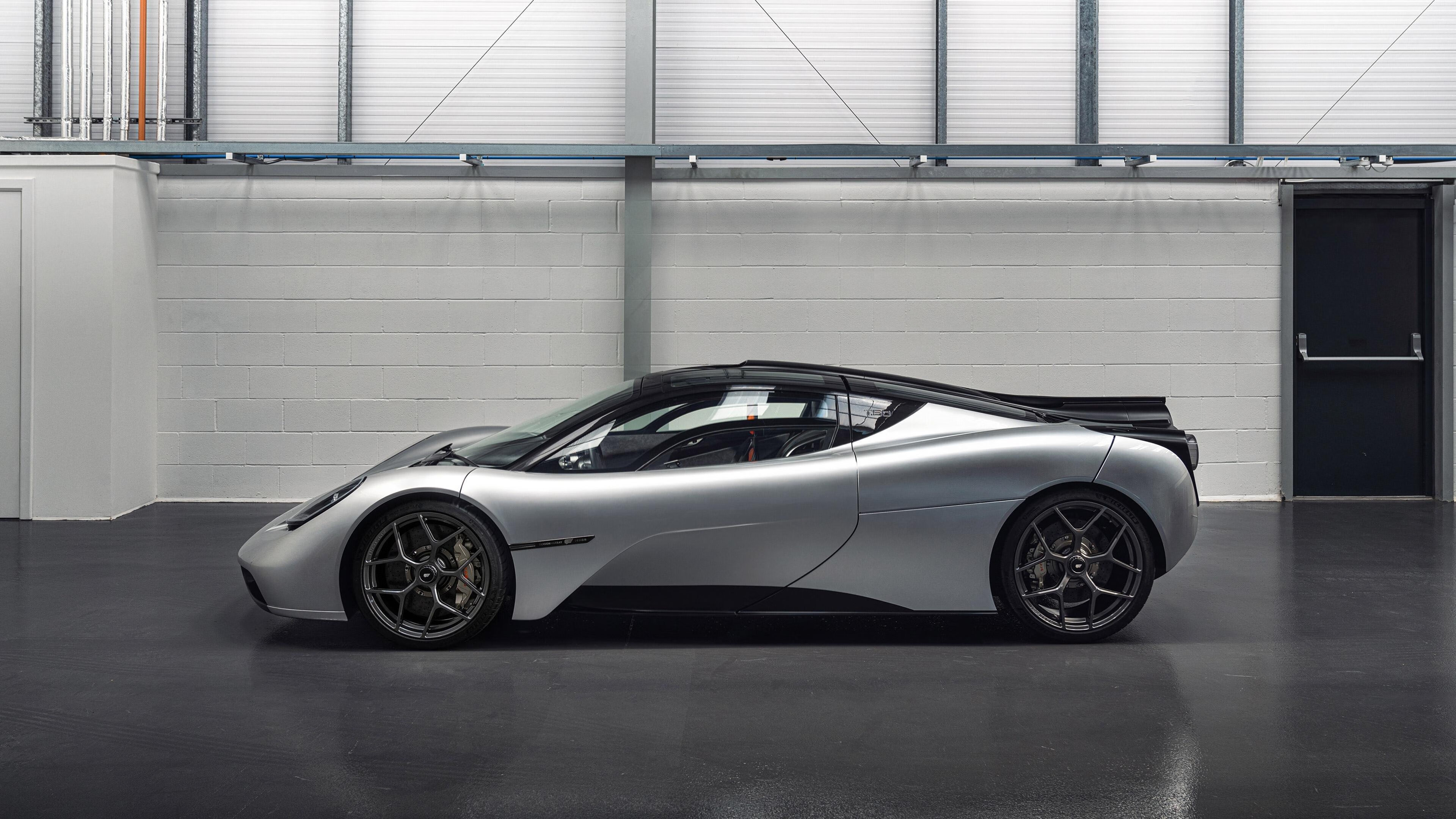 骑士铁骑踏天山，浓眉擎天定胜局—战术纪律与巨星光芒的胜利交响